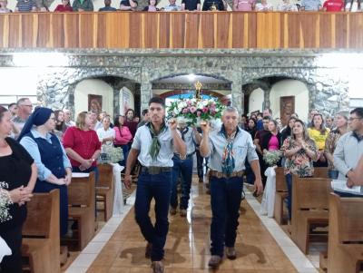 Missa dos Romeiros em Laranjeiras do Sul levou centenas de devotos ao SantuÃ¡rio
